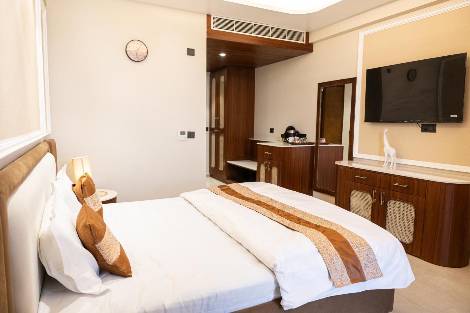 Omaxe Hazratganj , Khusi Mahal Bed and Breakfast Λάκναου Εξωτερικό φωτογραφία